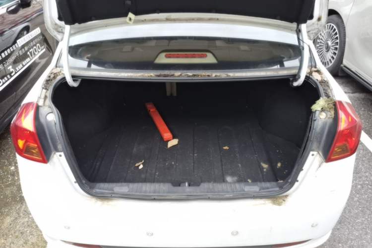 Used Buick Excelle 2015 1.5L Automatic Classic Model Trunk