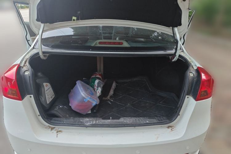 Used Buick Excelle 2015 1.5L Automatic Classic Model Trunk
