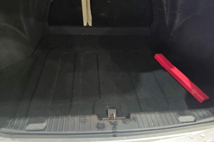 Used Buick Excelle 2015 1.5L Automatic Classic Model Trunk