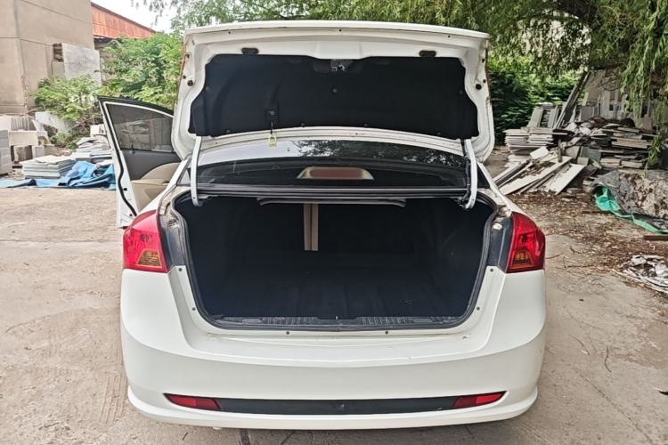 Used Buick Excelle 2015 1.5L Manual Classic Trim Trunk