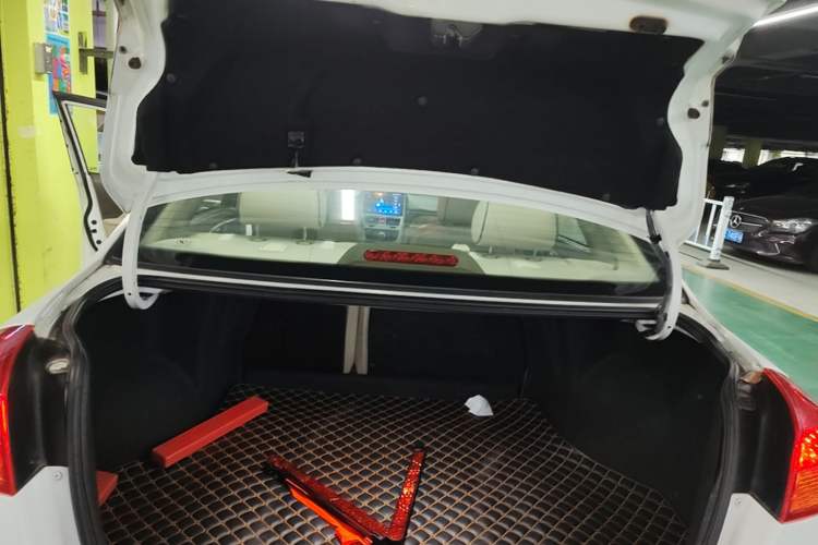 Used Buick Excelle 2015 1.5L Automatic Classic Model Trunk