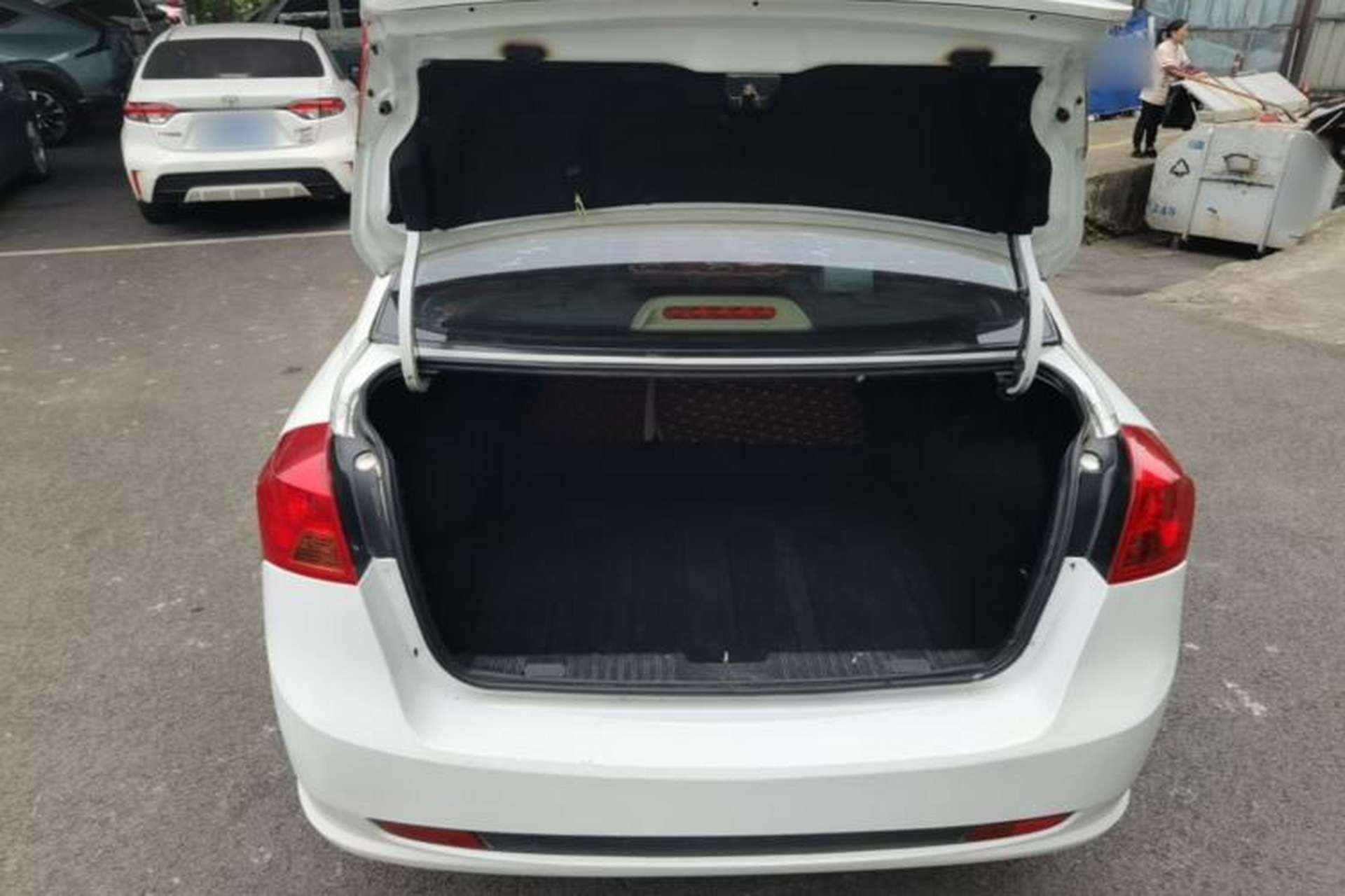 Used Buick Excelle 2015 1.5L Manual Classic Trim Trunk