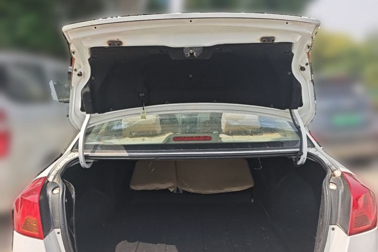 Used Buick Excelle 2015 1.5L Manual Classic Trim Trunk