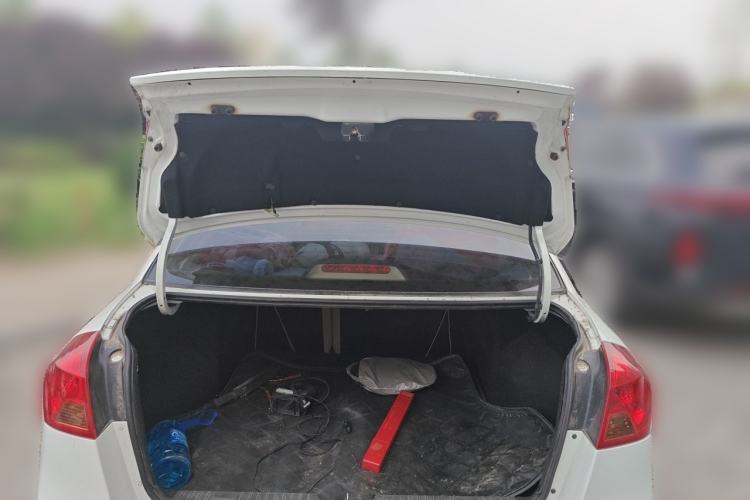 Used Buick Excelle 2015 1.5L Manual Classic Trim Trunk