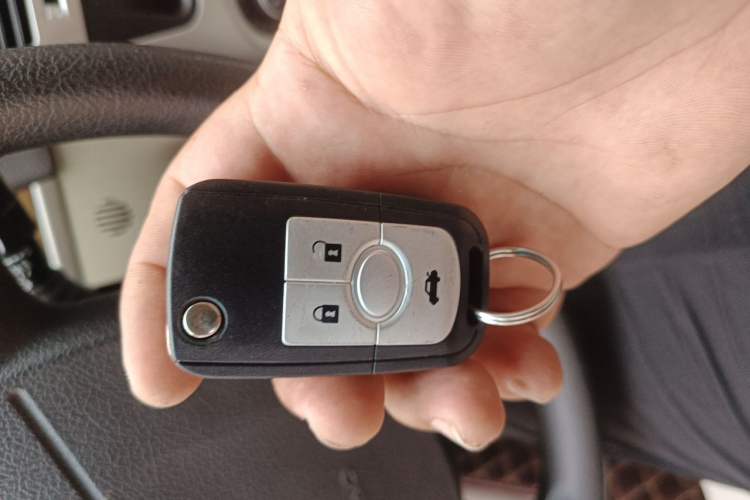 Used Buick Excelle 2015 1.5L Manual Classic Trim Vehicle Key