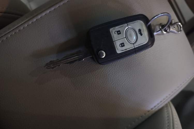 Used Buick Excelle 2015 1.5L Automatic Classic Model Vehicle Key