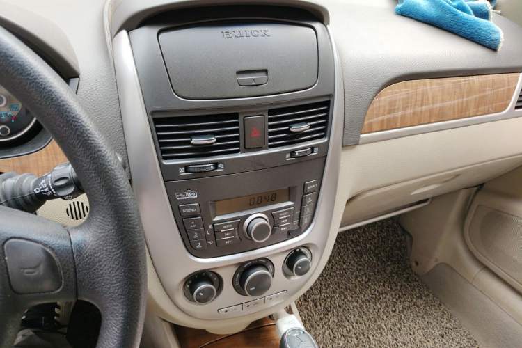 Used Buick Excelle 2015 1.5L Automatic Classic Model Audio And AC Panel