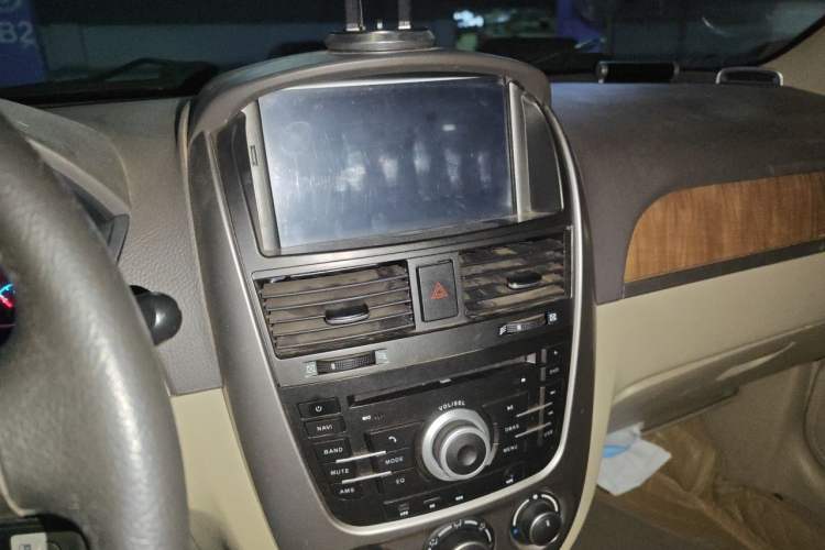 Used Buick Excelle 2015 1.5L Automatic Classic Model Audio And AC Panel