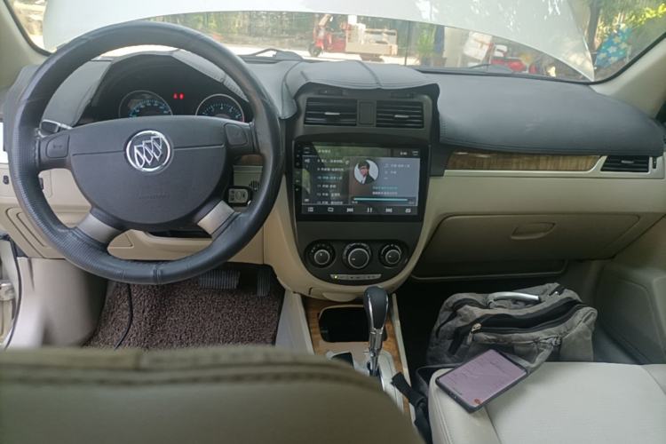 Used Buick Excelle 2015 1.5L Automatic Classic Model Center Console
