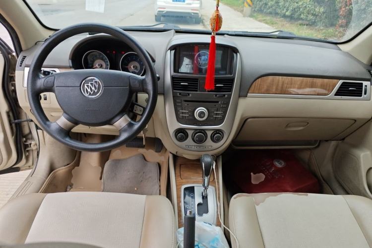 Used Buick Excelle 2015 1.5L Automatic Classic Model Center Console