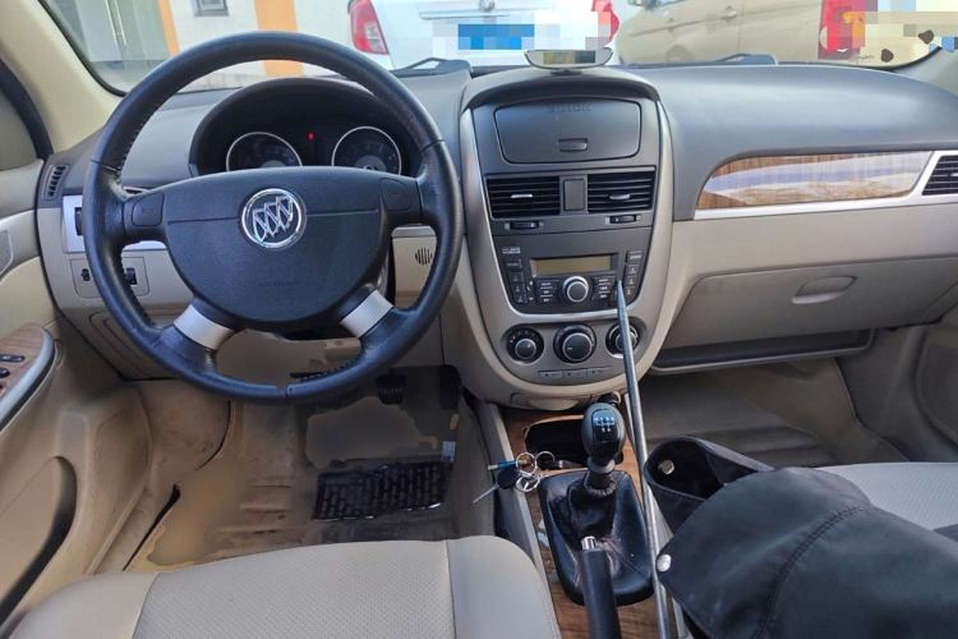 Used Buick Excelle 2015 1.5L Manual Luxury Model Center Console