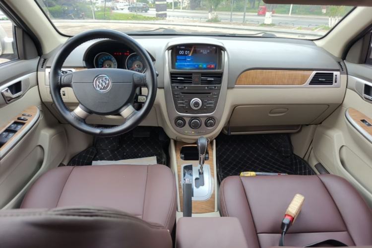 Used Buick Excelle 2015 1.5L Automatic Classic Model Center Console