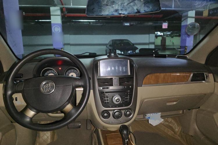 Used Buick Excelle 2015 1.5L Automatic Classic Model Center Console