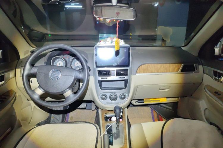 Used Buick Excelle 2015 1.5L Automatic Classic Model Center Console