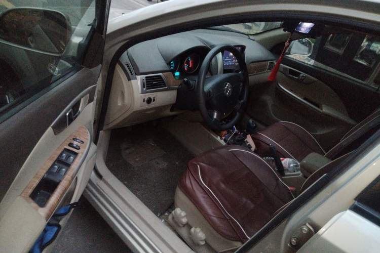 Used Buick Excelle 2015 1.5L Manual Classic Trim Driver Seat