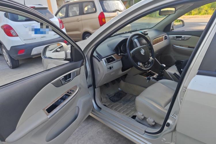 Used Buick Excelle 2015 1.5L Manual Luxury Model Driver Seat