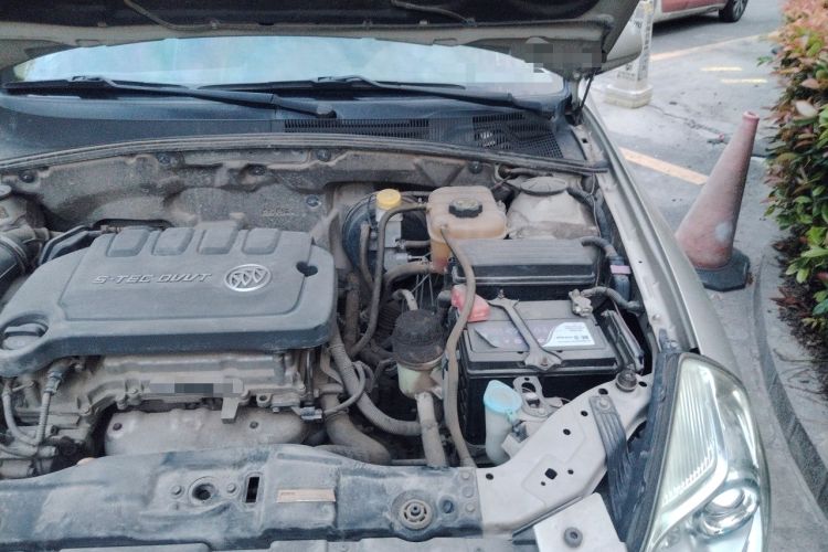 Used Buick Excelle 2015 1.5L Manual Classic Trim Engine Bay Left