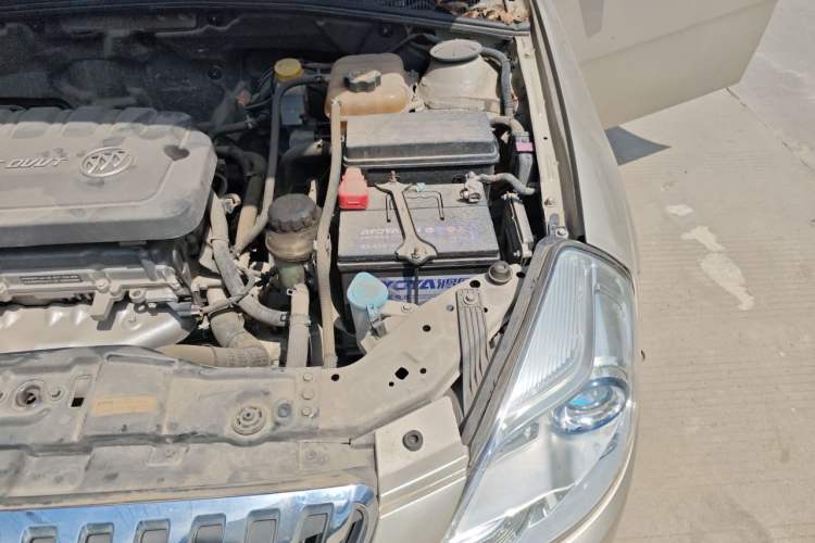 Used Buick Excelle 2015 1.5L Automatic Classic Model Engine Bay Left