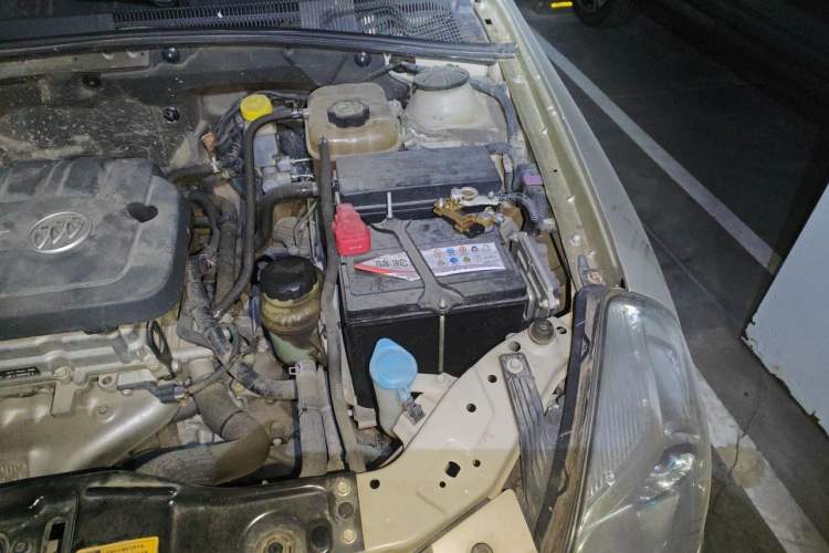 Used Buick Excelle 2015 1.5L Automatic Classic Model Engine Bay Left