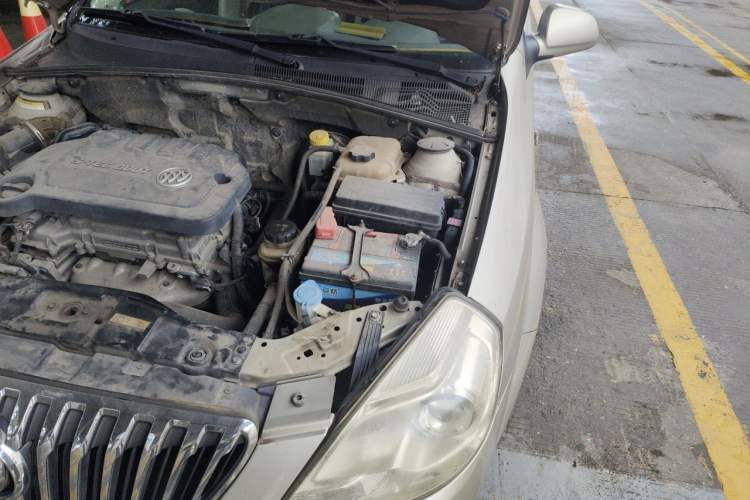 Used Buick Excelle 2015 1.5L Manual Classic Trim Engine Bay Left