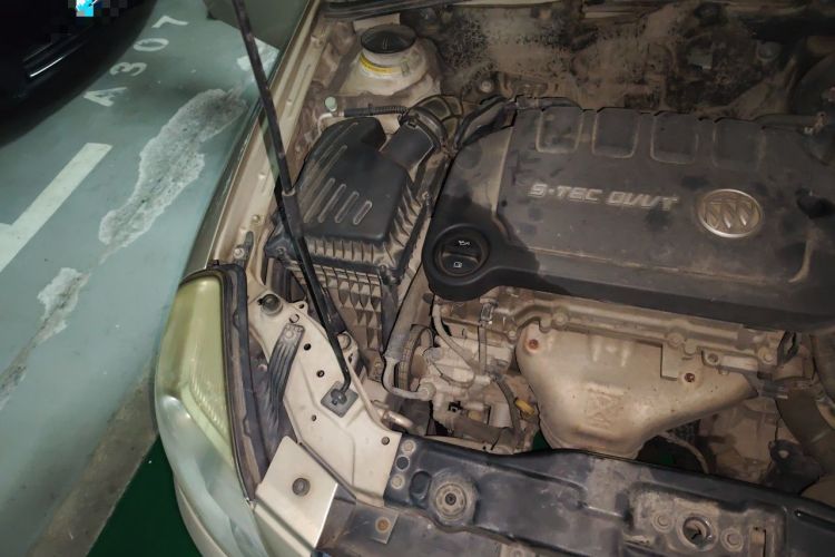 Used Buick Excelle 2015 1.5L Automatic Classic Model Engine Bay Right