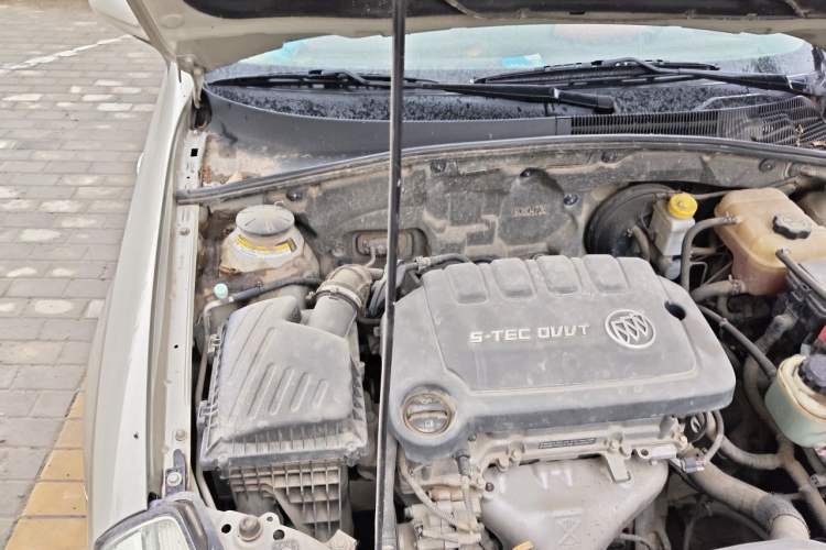Used Buick Excelle 2015 1.5L Manual Classic Trim Engine Bay Right