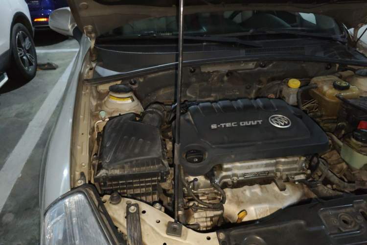 Used Buick Excelle 2015 1.5L Automatic Classic Model Engine Bay Right