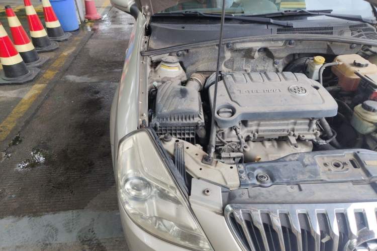 Used Buick Excelle 2015 1.5L Manual Classic Trim Engine Bay Right