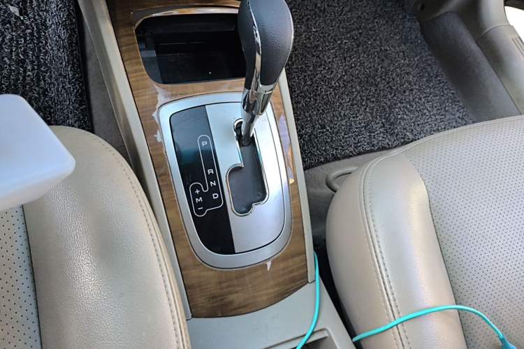 Used Buick Excelle 2015 1.5L Automatic Luxury Edition Gear Lever