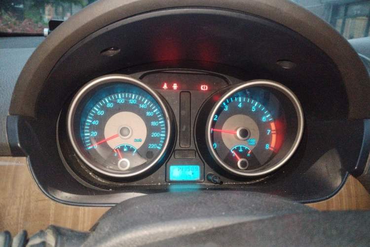 Used Buick Excelle 2015 1.5L Manual Classic Trim Instrument Cluster