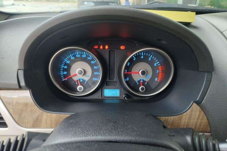 Used Buick Excelle 2015 1.5L Manual Classic Trim Instrument Cluster