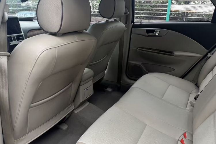 Used Buick Excelle 2015 1.5L Automatic Classic Model Interior 4