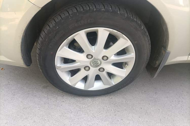 Used Buick Excelle 2015 1.5L Automatic Classic Model Left Front Wheel Hub