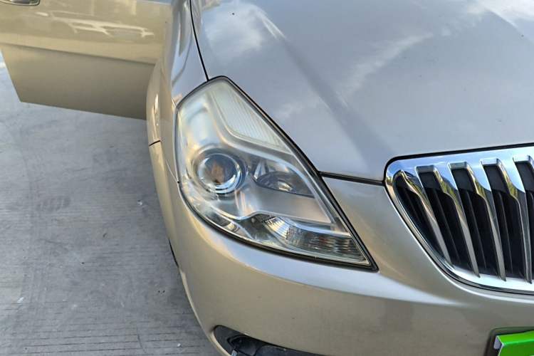 Used Buick Excelle 2015 1.5L Automatic Luxury Edition Right Front Headlight