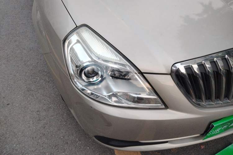 Used Buick Excelle 2015 1.5L Manual Classic Trim Right Front Headlight