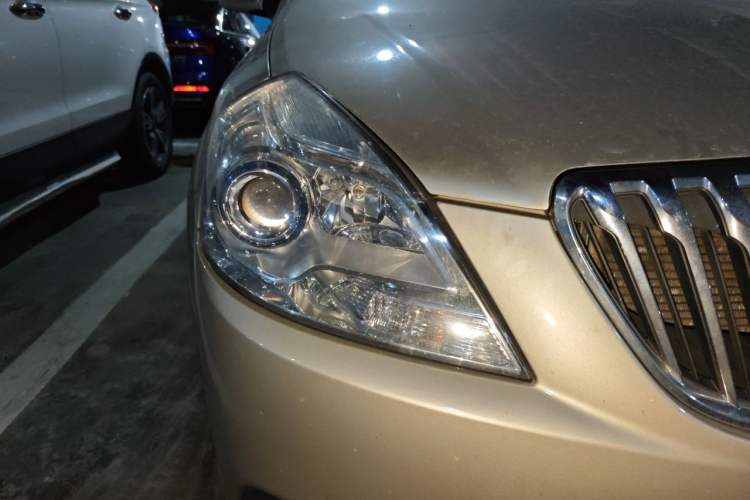 Used Buick Excelle 2015 1.5L Automatic Classic Model Right Front Headlight