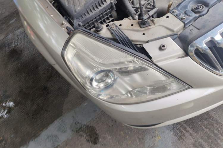 Used Buick Excelle 2015 1.5L Manual Classic Trim Right Front Headlight