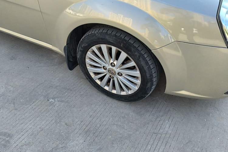 Used Buick Excelle 2015 1.5L Automatic Luxury Edition Right Front Wheel Hub