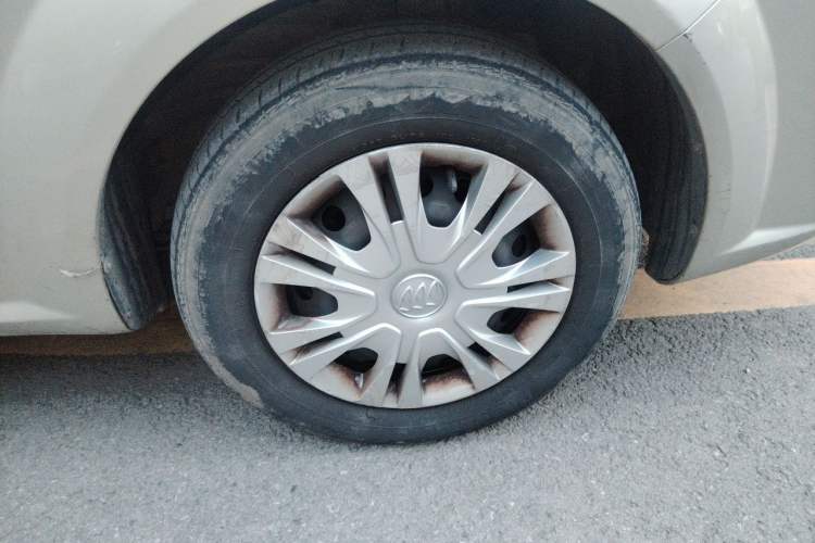 Used Buick Excelle 2015 1.5L Manual Classic Trim Right Front Wheel Hub