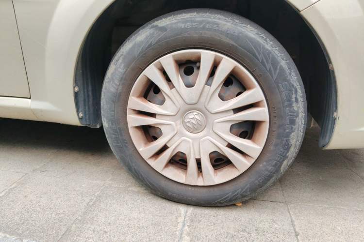 Used Buick Excelle 2015 1.5L Automatic Classic Model Right Front Wheel Hub