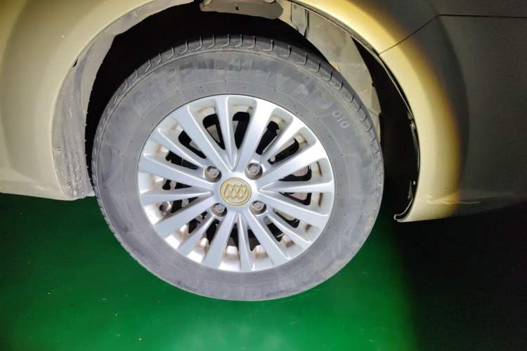 Used Buick Excelle 2015 1.5L Automatic Classic Model Right Front Wheel Hub