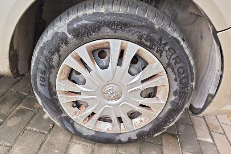 Used Buick Excelle 2015 1.5L Manual Classic Trim Right Front Wheel Hub