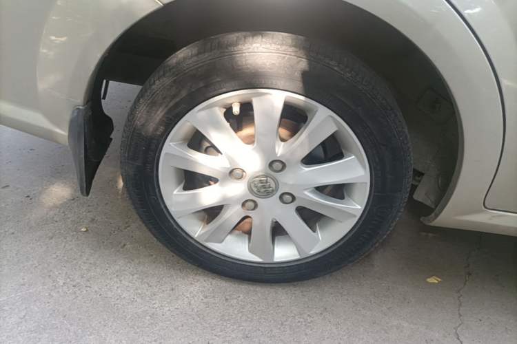 Used Buick Excelle 2015 1.5L Automatic Classic Model Right Rear Wheel Hub