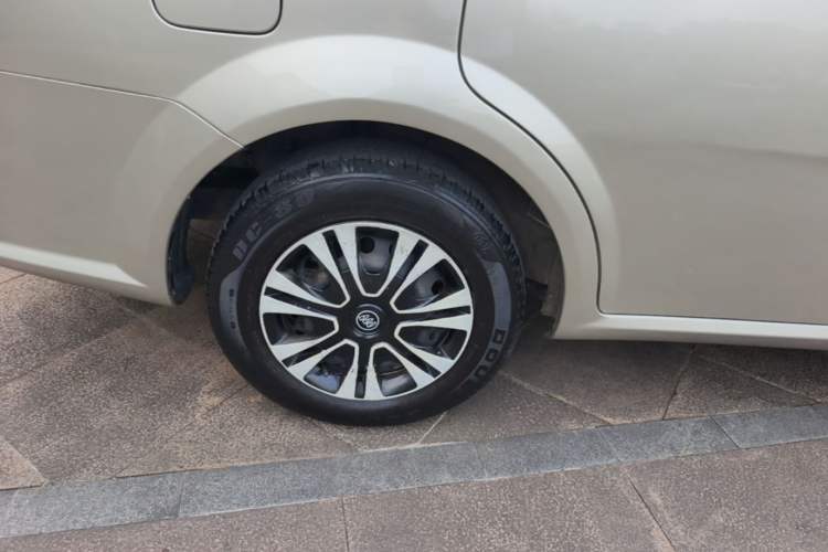 Used Buick Excelle 2015 1.5L Automatic Classic Model Right Rear Wheel Hub