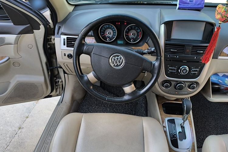 Used Buick Excelle 2015 1.5L Automatic Luxury Edition Steering Wheel