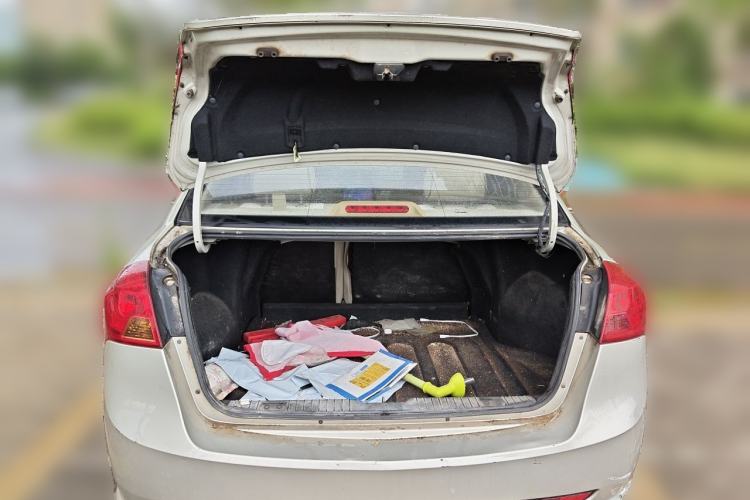 Used Buick Excelle 2015 1.5L Manual Classic Trim Trunk