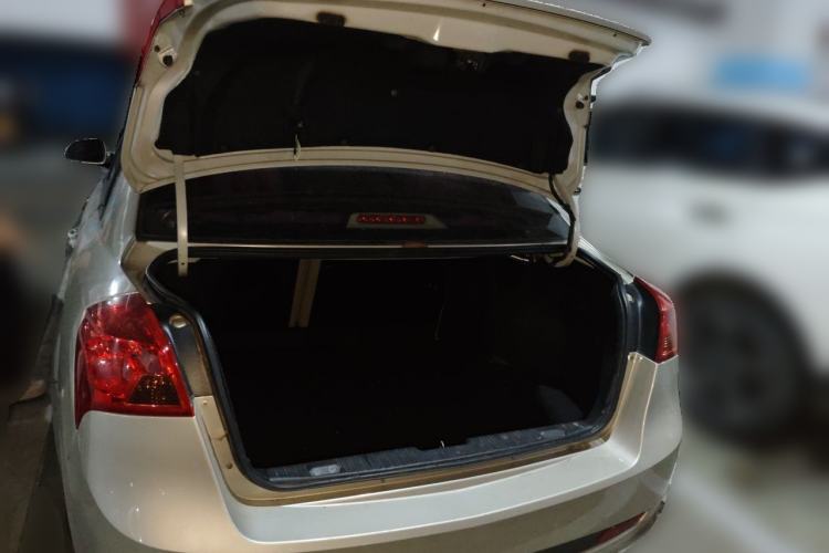 Used Buick Excelle 2015 1.5L Automatic Classic Model Trunk