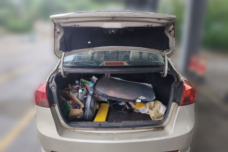 Used Buick Excelle 2015 1.5L Manual Classic Trim Trunk