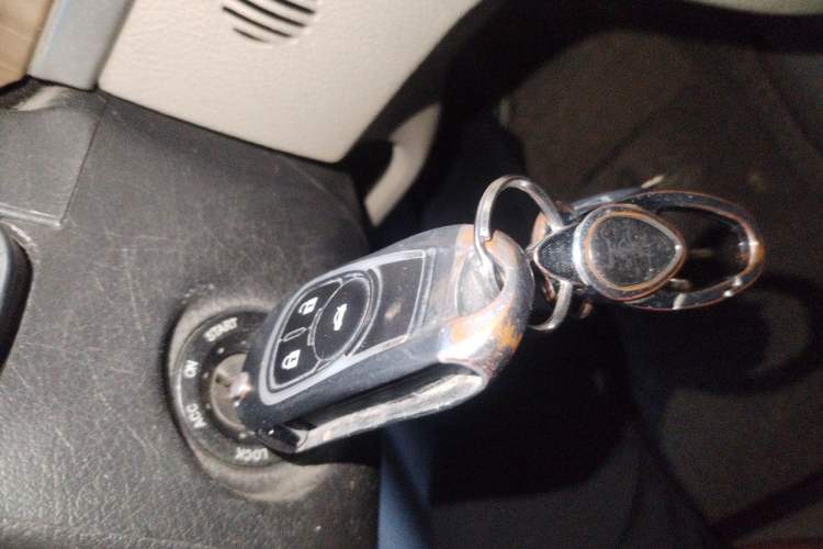 Used Buick Excelle 2015 1.5L Manual Classic Trim Vehicle Key