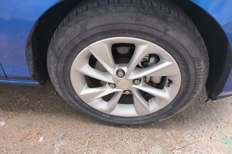 Used Buick Excelle 2018 15N CVT Luxury Version Right Front Wheel Hub